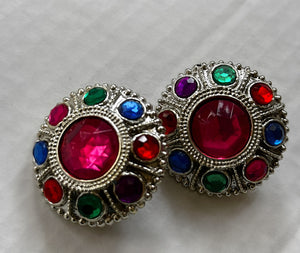 Chi Chi Vtg Clip On Earrings