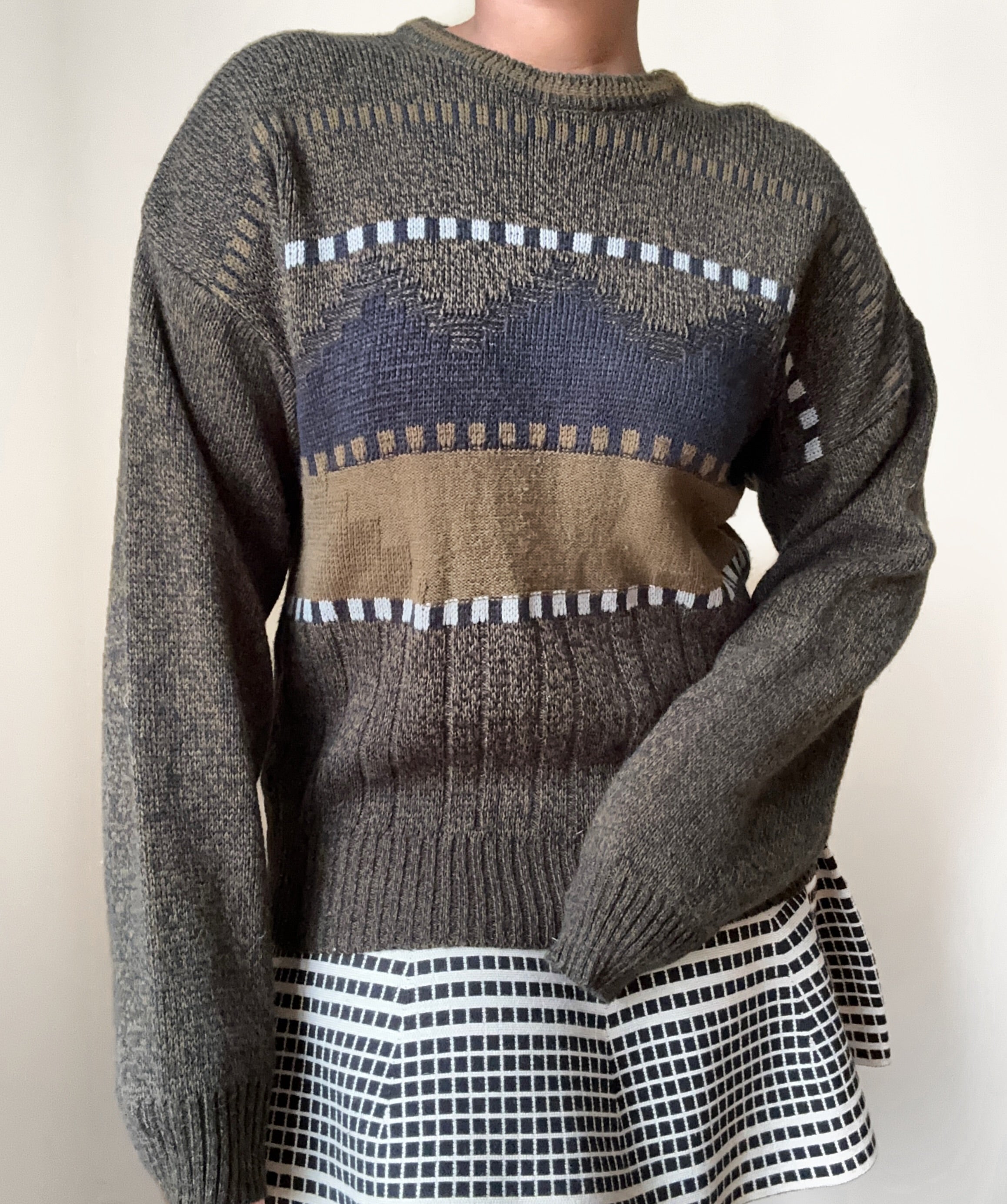 Daze Vtg Unisex Sweater | S-L