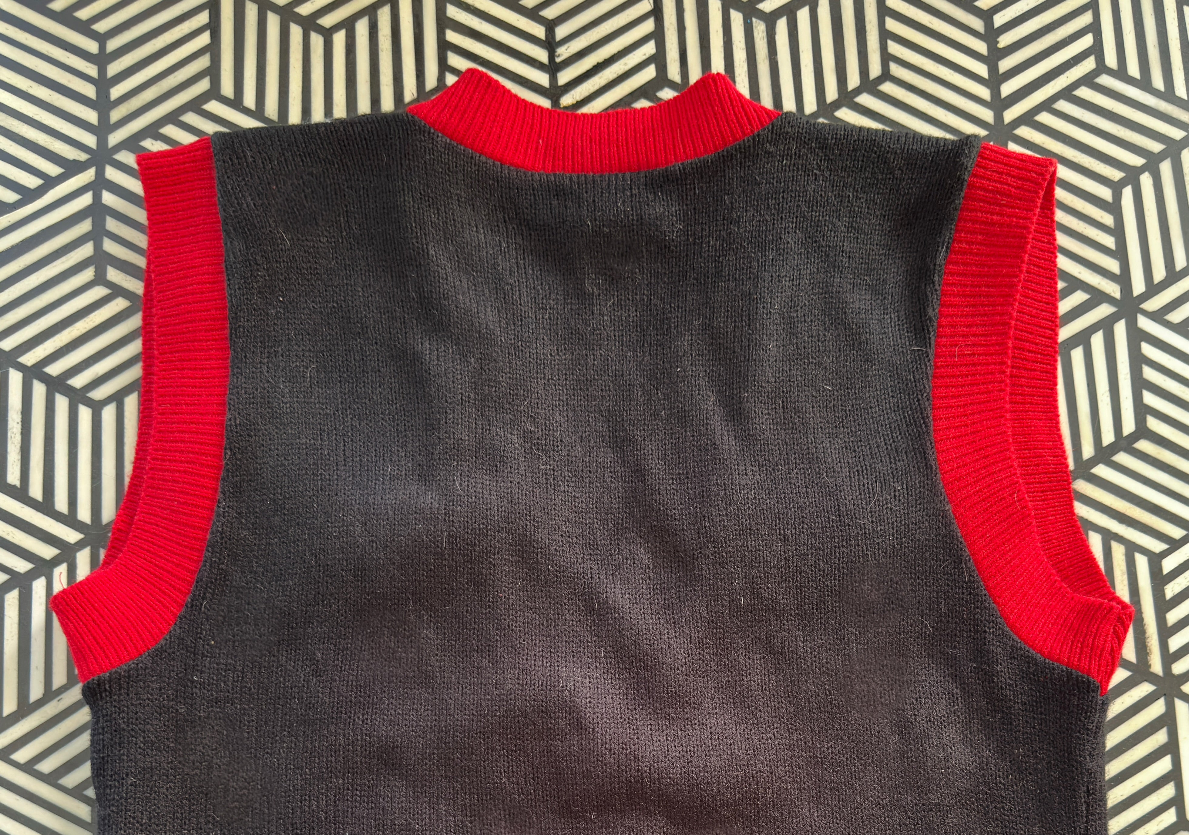Tena Vtg Sweater Vest | Small